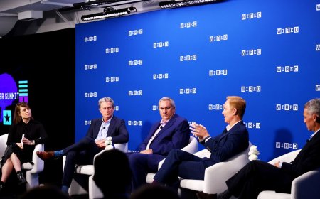 How AI Is Upending Politics, Tech, the Media, and More