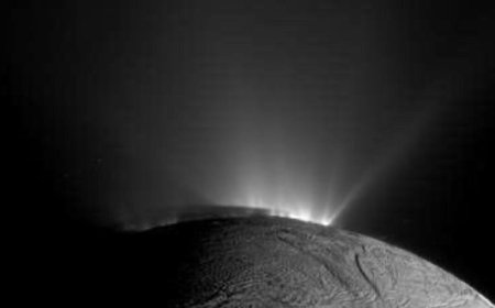 Saturn's moon shows favorable conditions for life: "Simply phenomenal"