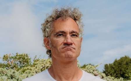 Alex Karp Goes to War