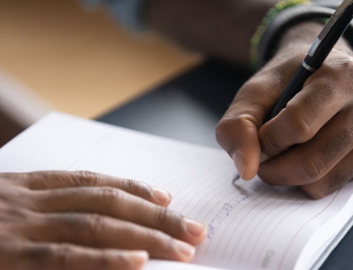 Left-Handed People Are More Competitive, Says Science