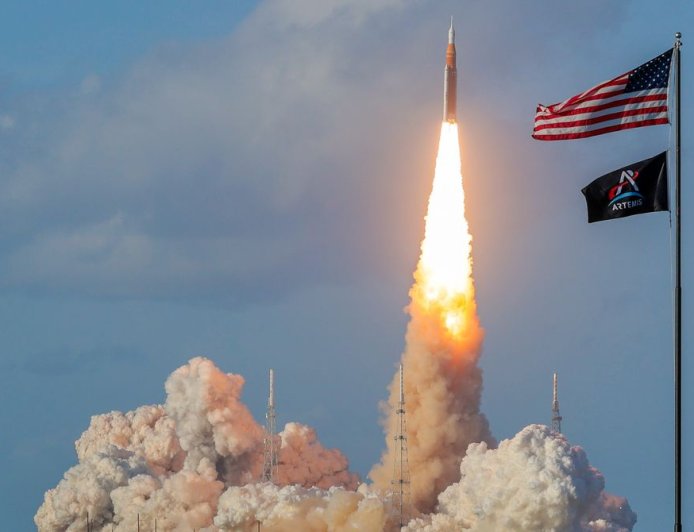 The Trajectory of the Artemis II Moon Mission Is a Feat of Engineering