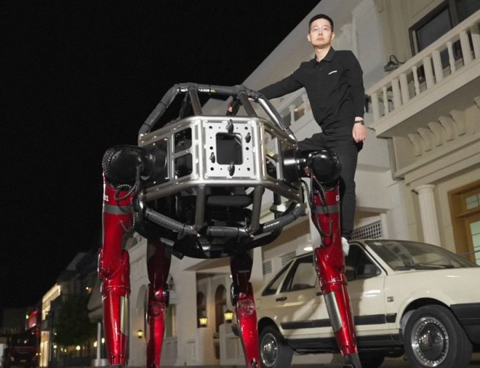 The Unitree GD01 Is a Giant Mecha Robot You Can Actually Buy