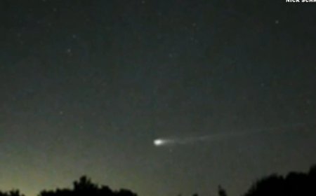Meteor lights up southern Michigan as it burns through Earth's atmosphere