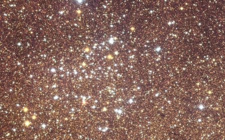 Telescope snaps most detailed photo yet of Milky Way's heart