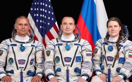 Russian Soyuz rocket launches fresh crew to space station